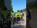 刚嘚瑟完交警小熊,就被丢大美新疆了#女骑 #摩旅 #motoboy