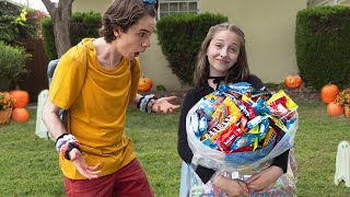 How To Get More Candy Than Your Sibling Trick or Treating **Halloween Challenge** screenshot 3