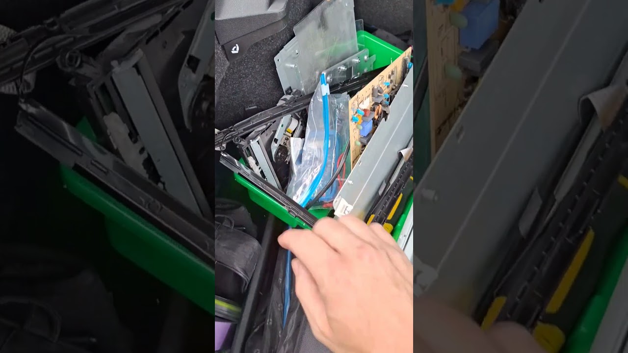 Skoda Octavia Mk3 Facelift: Wrecked 32” TV in Boot!