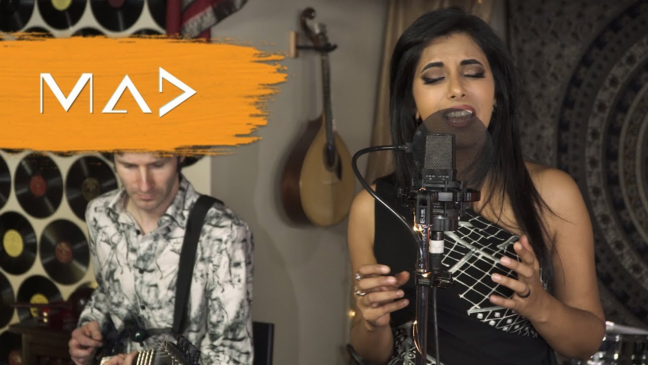 Chains of Silence (acoustic version) - Stephanie Braganza live at MAD - YouTube
