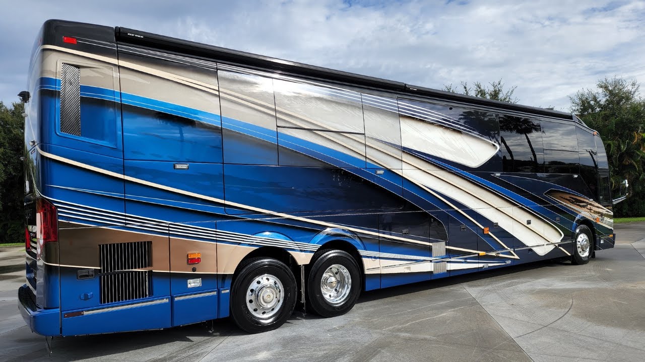 Tour of 2023 Prevost Liberty Coach 894 Triple Slide with Bedroom Super