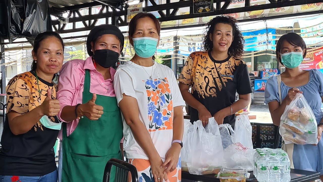 (LIVE) FREE FOOD GIVEAWAY IN THAILAND YouTube