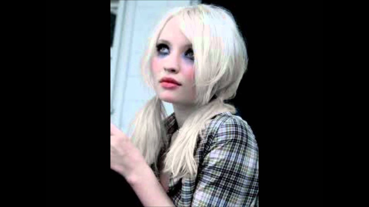 Sweet Dreams Are Made Of This Lyrics Emily Browning