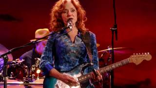 Bonnie Raitt - Burning Down The House - Newark 07-06-2017