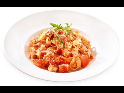Видео рецепт Паста с курицей и томатами