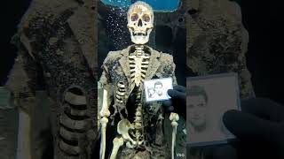 Unbelievable Skeleton Discoveries in a Sunken Ship — Gaming Chair, Photos & ID Cards!