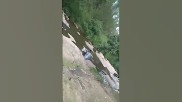 Pallangi La Ippati Oru Idama 