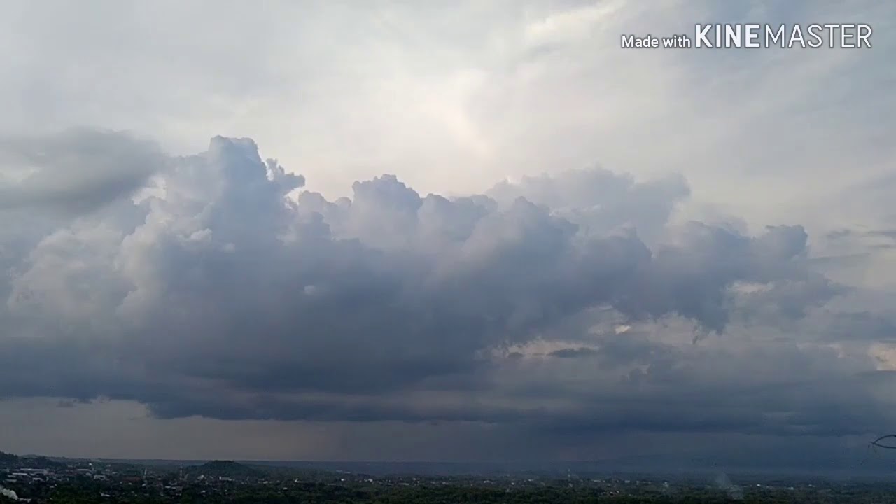 Timelapse Mendung Tebal di Langit Wonogiri 