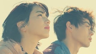 菅田将暉と小松菜奈が小さな頃に遊んだ秘密基地で再会／niko and ...Webムービー「であうにあうMOVIE『あ、ハル』」