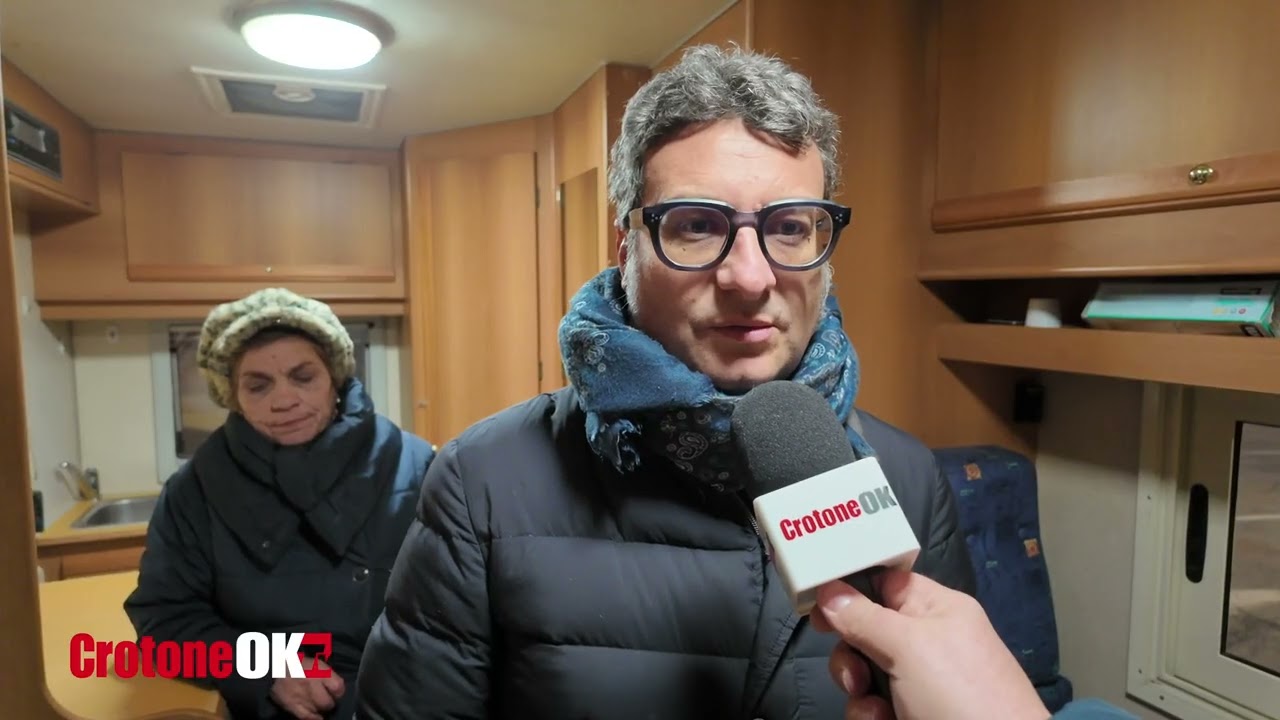 Crotone - Emergenza freddo: On The Road porta la cena, le tende non arrivano
