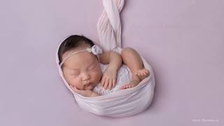 Newborn  Simplicity - Therena - Campbell River Photographer screenshot 5