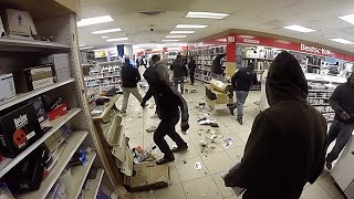 It Begins Shoplifting Gangs Close Nyc Stores Forever