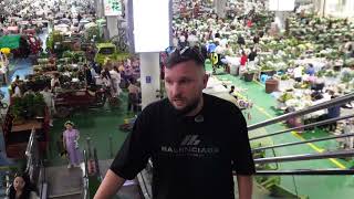 видео: Китайский рынок цветов. Гвоздика по 12 копеек и роза по 6 рублей! картинка: Китайский рынок цветов. Гвоздика по 12 копеек и роза по 6 рублей!