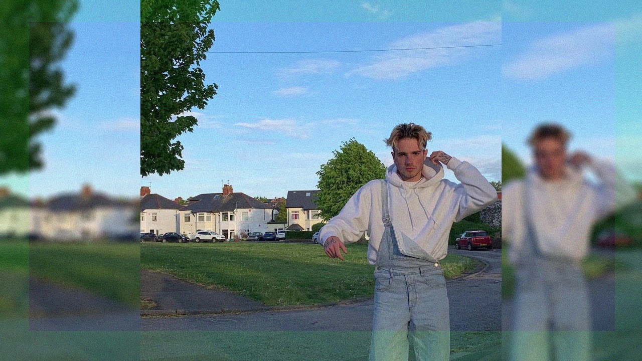 Yxngxr1 wait (Lyrics Video) YouTube