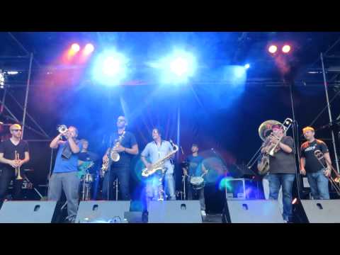 Youngblood Brass Band - Human Nature (Live @ M-idzomer 2015 08 02)