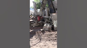 Making a Curb and Gutter #steet #construction #concrete