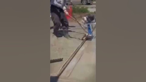 Mustang Power Screed #flatwork #concrete #finishing #exteriormisakico #japan