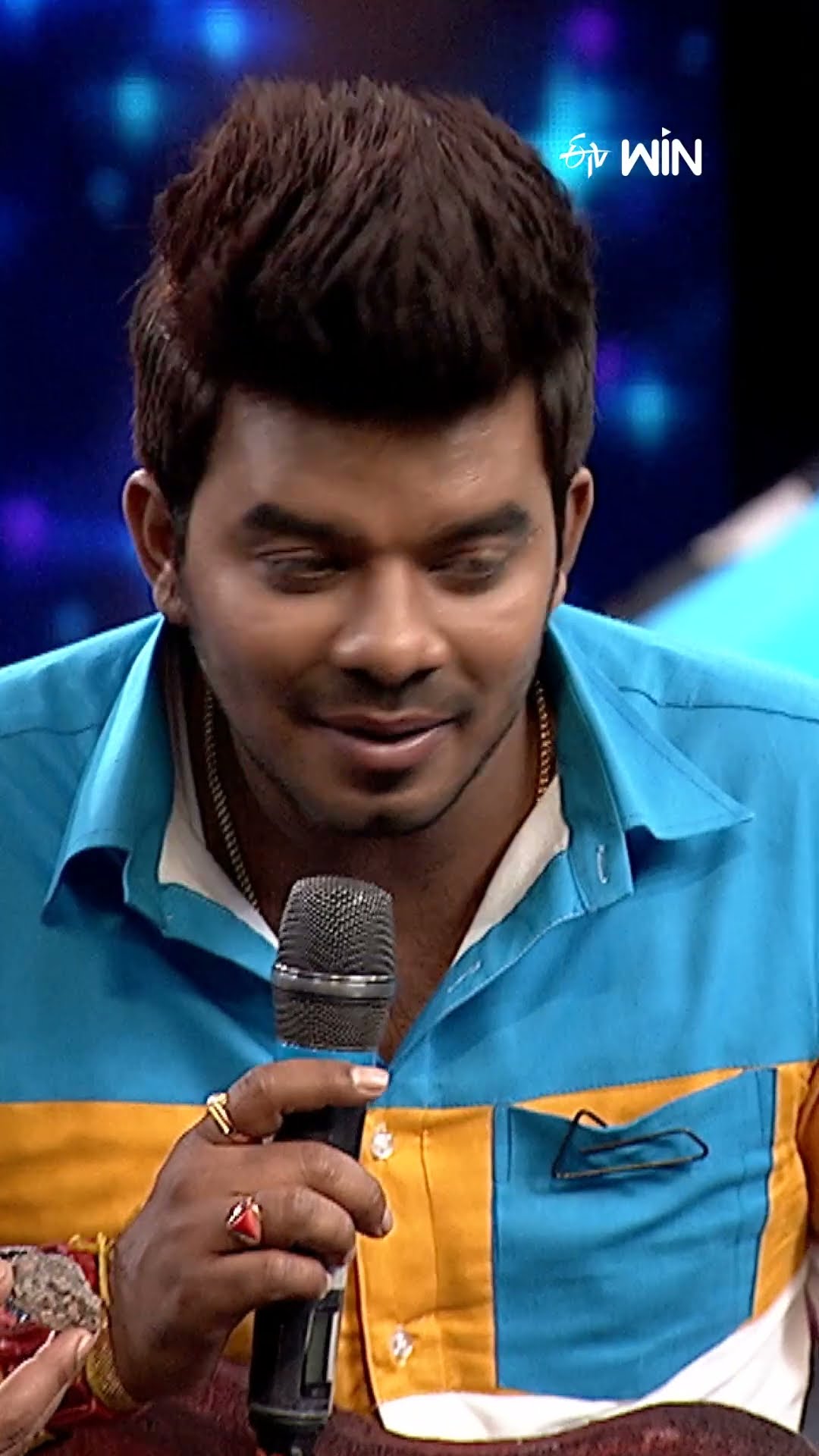 #shorts - అడిగా.. అడిగా అని ఎన్ని సార్లు అడుగుతాడో..! #dhee #comedy #sudheer #pradeep