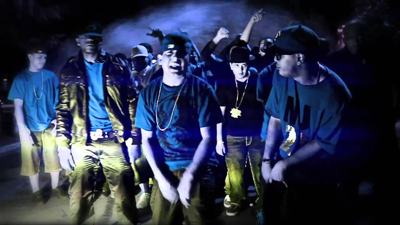 Maximus Wel feat. Kendo Kaponi, Cirilo, Pacho, Jomar - Voy Escuchando Voces (Official Video HD)