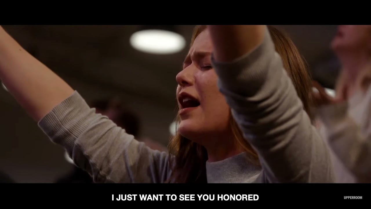 Alabaster Jar UPPERROOM Worship Moment 12.12.21 Elyssa Smith