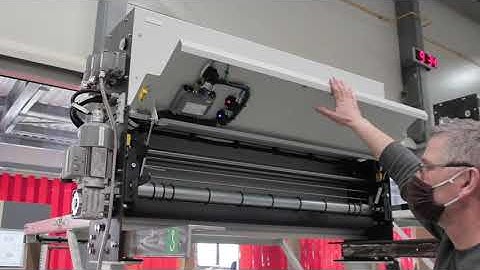 WuCut - Loading the paper roll