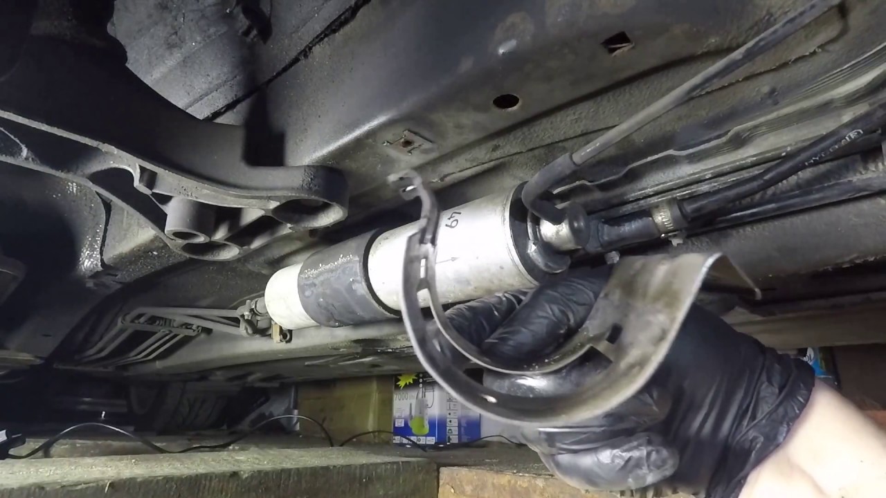 BMW  E46 benzyna wymiana filtra paliwa