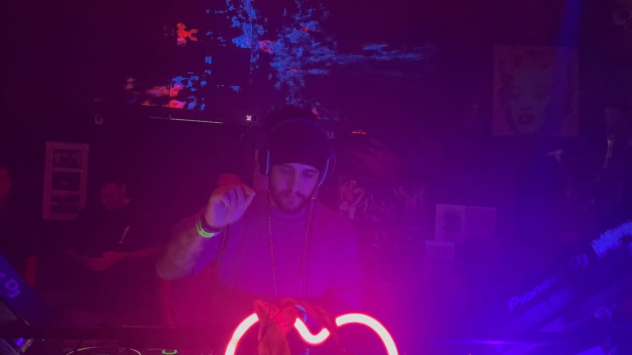 Wet Velvet live in Hawaii(4k)