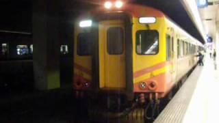 1024次 EMU300 駛離板橋