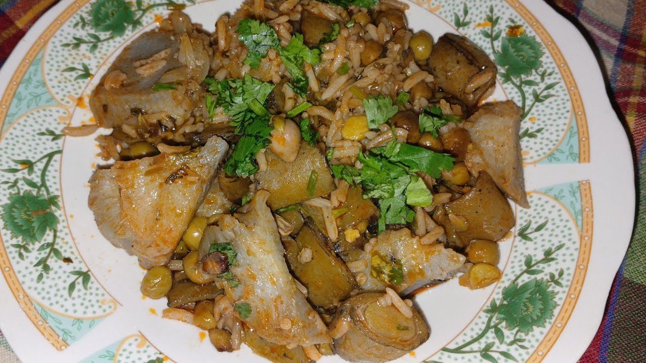 تبيخة على طريقة جدتي الله يرحمها 🤲 على اصولها جلبانة والفول مع القرنون بزيت الزيتون 🤤😍 