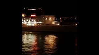 Suasana malam hari pelabuhan tanjung perak