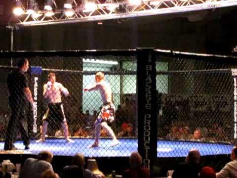 Flint Barnes MMA cage fight round one