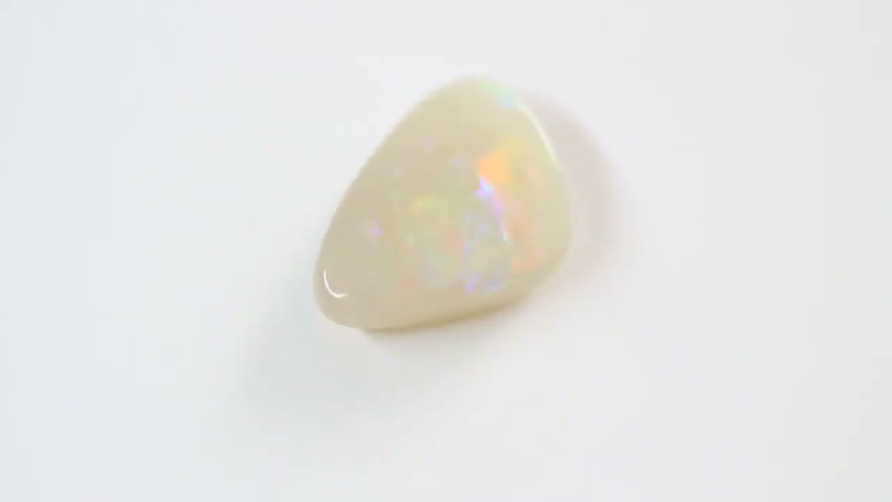Natural white /light opal 1.64ct