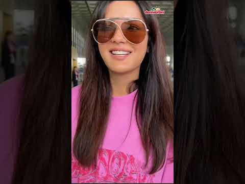 Bollywood Update: #JasminBhasin spotted with #AnushkaRanjan & #AdityaSeal at the airport.#ytshorts