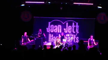 Joan Jett   and the blackhearts:  *  Do you Want to Touch   Me*(HD)