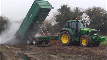 Loading & Carting Muck with Merlo & John Deere 6930