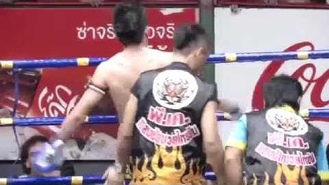 ปืนกล ต สุรัตน์ VS พระจันทร์ฉาย พี เค แสนชัยมวยไทยยิมส์