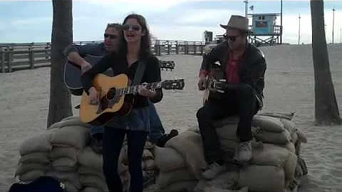 JIll Hennessy - "Holding On" Live from Venice Beach