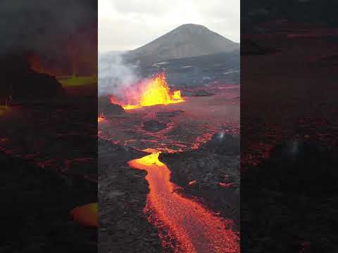 Видео: Извержение вулкана Fagradalsfjall в Исландии.