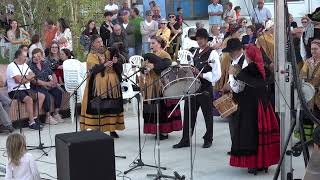 Galician folk song: Unha vella díxolle á outra