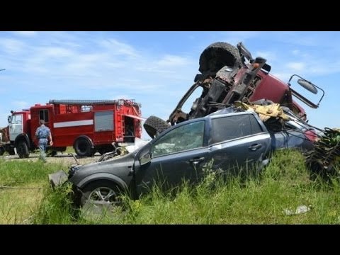 Best truck crashes, truck accident compilation 2014 Part 13 - YouTube