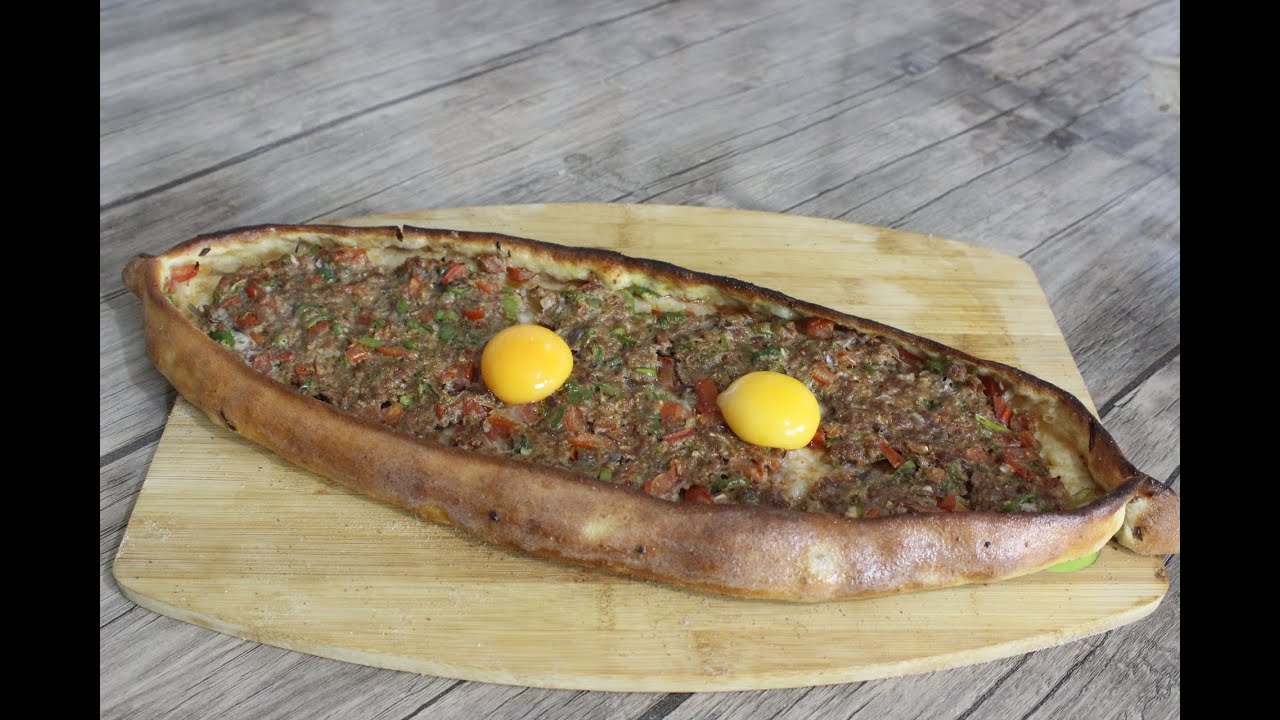 PİDECİLERDE YEDİĞİMİZ NEFİS PİDELERİ EVDE NASIL YAPARIZ ? İKİ FARKLI KIYMALI PİDE TARİFİ