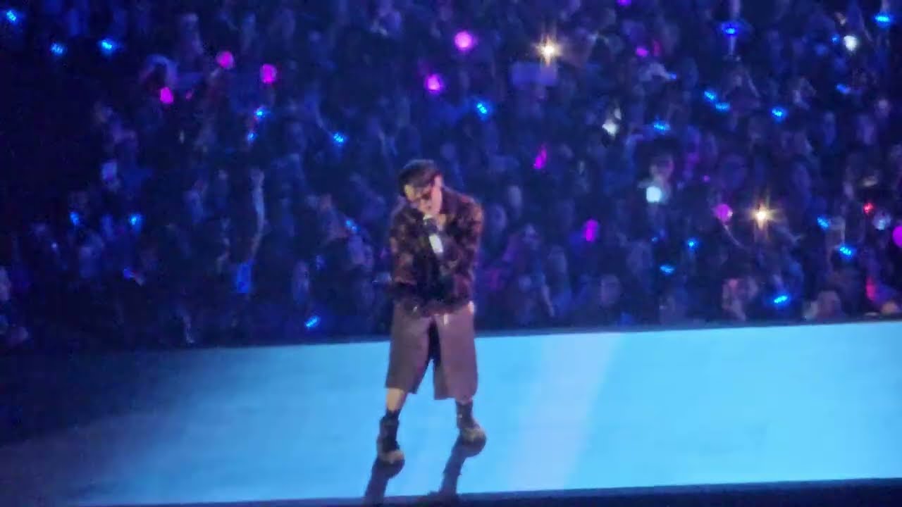 J-Hope - On the street / More / Mic drop live ( Gala des pieces jaunes 2025 )