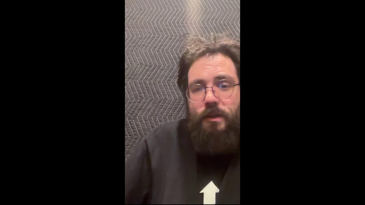 I can solve all your problems - Q&A with Madame JJ (Portrait)