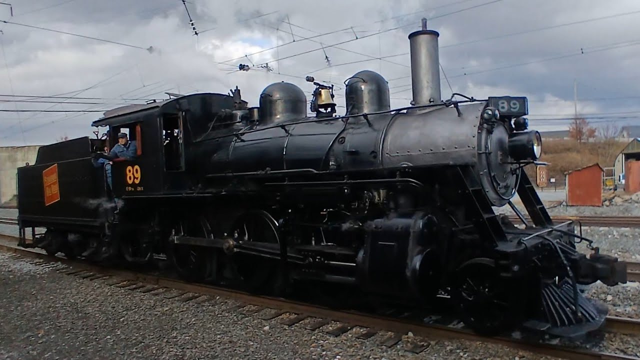 Merry Christmas From Strasburg Railroad 475&89!