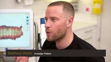 Invisalign® patient Matthew and Dr. Tinkler discuss the iTero scanner.