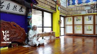 Hokama Tetsuhiro Hanshi explaining how karate was originally practiced