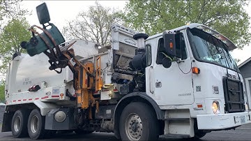 Autocar ACX ~ Labrie Automizer Garbage Truck