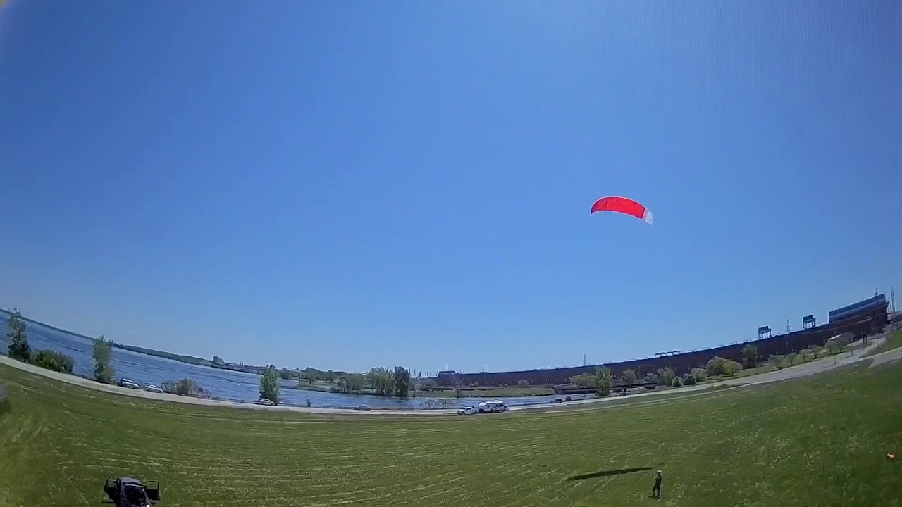 Poilbrite I Flight Cinebee 75HD et Ozone Chrono V2 15m