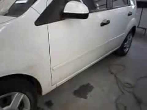 como tirar mancha de carro branco