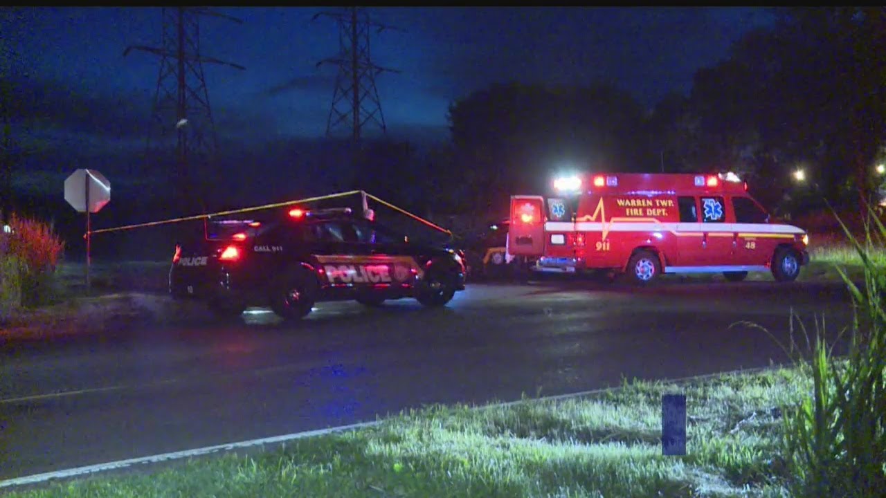 Police: Body found in middle of road in Warren Twp.